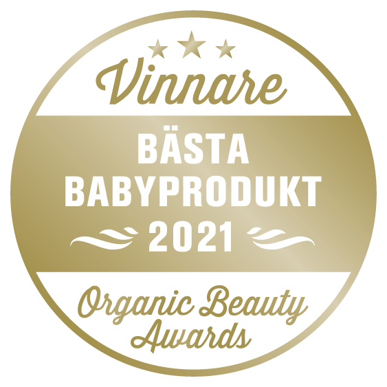 Emblem från Organic Beauty Awards med texten Vinnare bästa babyprodukt 2021
